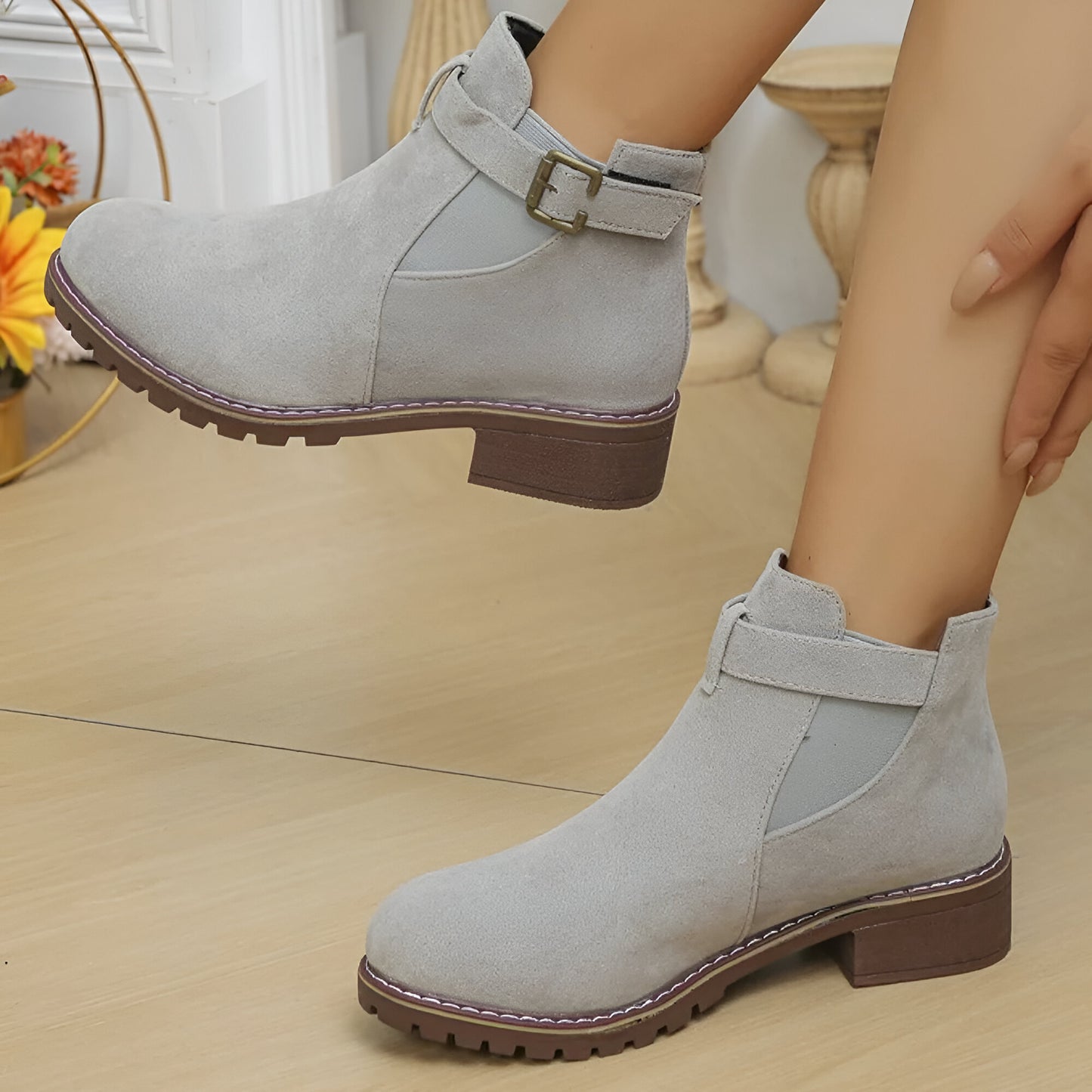 Vanya – Women’s Boots with Suede Finish